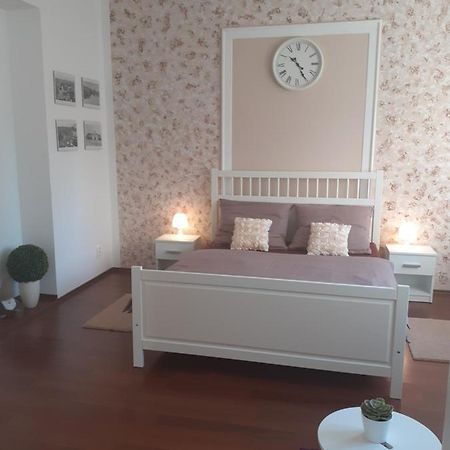 Ubytovani Na Spravnem Miste Znojmo Exteriör bild